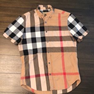 Men’s M Burberry button up